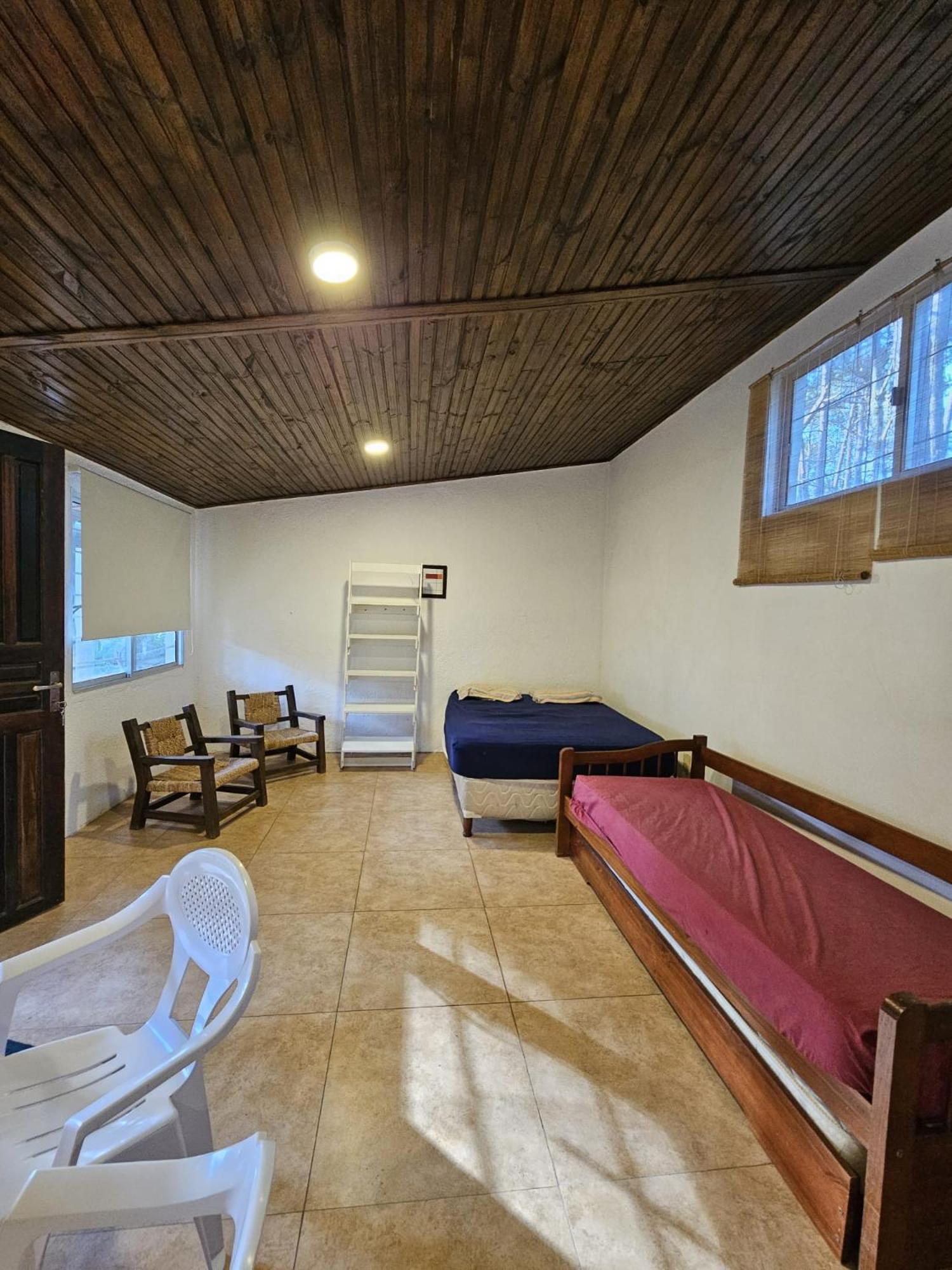 Bosque Y Playa En Jaureguiberry. Monoambiente 4 Personas *